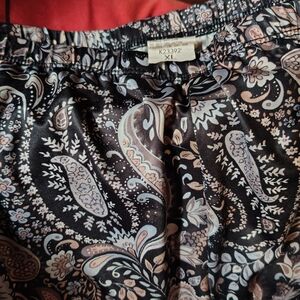 Paisley Print Pull-On Pants in Black and Blush